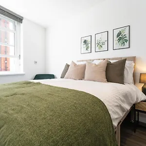 Charming In The Heart Of Vibrant Apartment Brighton